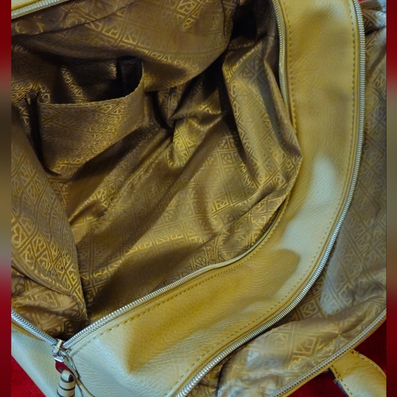 Relic Cream Satchel Bag with Double Zipper Closure & Handles - Picture 8 of 9